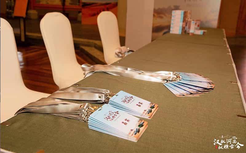 廣告物料制作會(huì)場(chǎng)布景舞臺(tái)搭建展位搭建舞臺(tái)燈光設(shè)備演藝音響高清LED屏 廣告物料制作會(huì)場(chǎng)布景舞臺(tái)搭建展位搭建舞臺(tái)燈光設(shè)備演藝音響高清LED屏