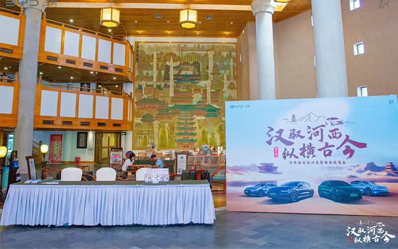 廣告物料制作會(huì)場(chǎng)布景舞臺(tái)搭建展位搭建舞臺(tái)燈光設(shè)備演藝音響高清LED屏 廣告物料制作會(huì)場(chǎng)布景舞臺(tái)搭建展位搭建舞臺(tái)燈光設(shè)備演藝音響高清LED屏